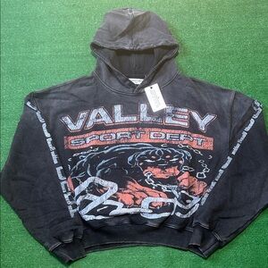 vale forever valley sports dept hoodie size M